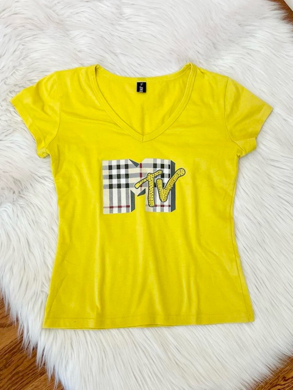 Vintage Y2K mtv tee
